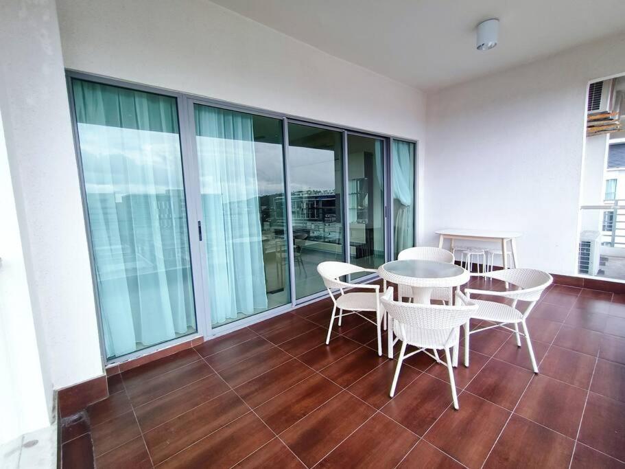 Deluxe Sunrise 3 Bedroom Loft B Side Seaview Above Imago Shopping Mall