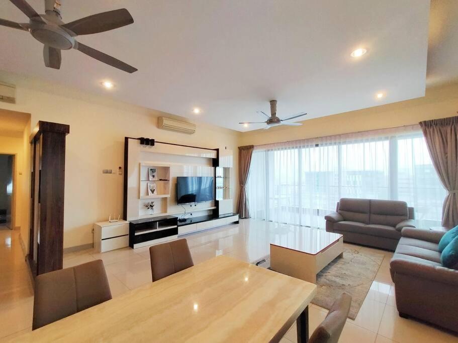 Deluxe Sunrise 3 Bedroom Loft B Side Seaview Above Imago Shopping Mall Apartment *