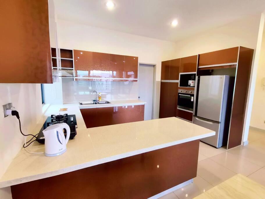 Deluxe Sunrise 3 Bedroom Loft B Side Seaview Above Imago Shopping Mall *